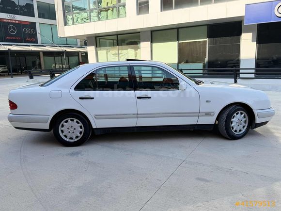 MERCEDES E200 ELEGANCE 88.000 KM BENZİN OTOMATİK EMSALSİZ