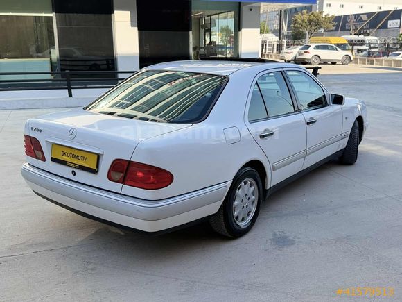 MERCEDES E200 ELEGANCE 88.000 KM BENZİN OTOMATİK EMSALSİZ