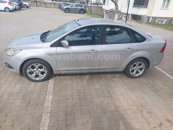 İLK SAHİBİNDEN TEMİZ EKONOMİK FORD FOCUS