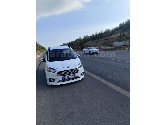 Sahibinden Ford Tourneo Courier 1.5 TDCi Delux 2021 Model
