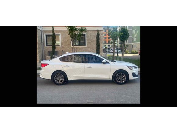 Sahibinden Ford Focus 1.5 EcoBlue Titanium Stil 2025 Model 