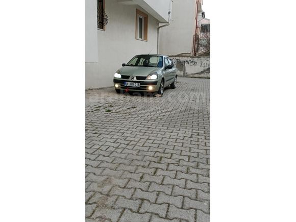 Sahibinden Renault Clio 1.4 Alize 2004 Model  260.000 km Yeşil (metalik)