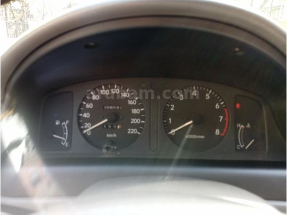 EMEKLİDEN TOYOTA CORALLA