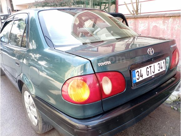 EMEKLİDEN TOYOTA CORALLA