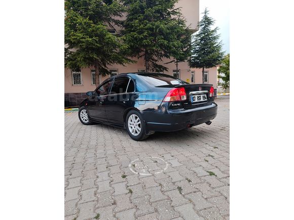 Memurdan Honda Civic 1.6i VTEC ES 2004 Model 