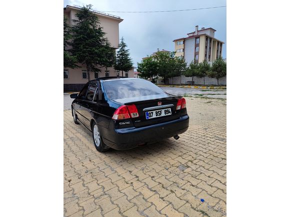 Memurdan Honda Civic 1.6i VTEC ES 2004 Model 