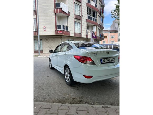Sahibinden Hyundai Accent Blue 1.6 CRDI Mode Plus 2015 Model İstanbul