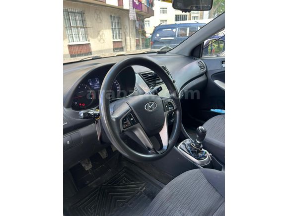 Sahibinden Hyundai Accent Blue 1.6 CRDI Mode Plus 2015 Model İstanbul