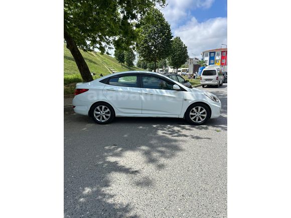 Sahibinden Hyundai Accent Blue 1.6 CRDI Mode Plus 2015 Model İstanbul