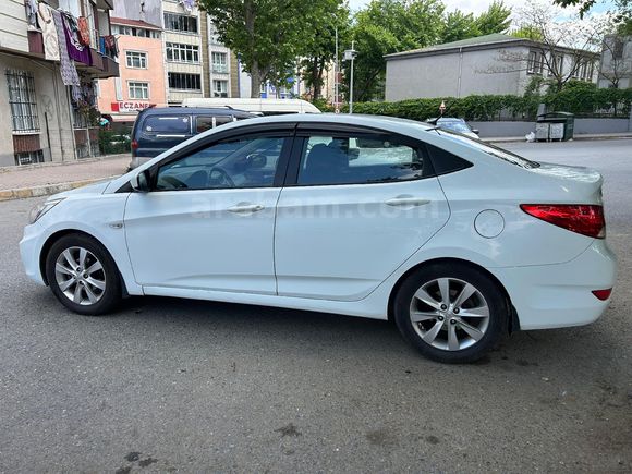 Sahibinden Hyundai Accent Blue 1.6 CRDI Mode Plus 2015 Model İstanbul