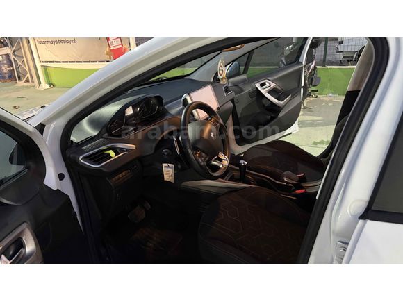 Sahibinden Hatasız Boyasız Peugeot 2008 Active 2014 Model 