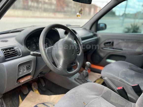 Sahibinden Renault Clio 1.6 RXT 2000 Model 