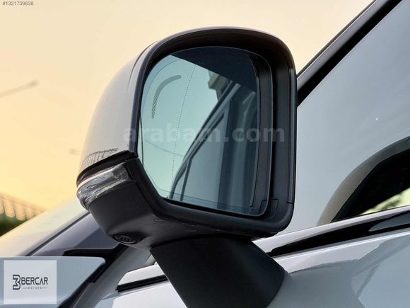 BERCAR'dan 2024 VOLVO EX40 252HP-HATASIZ-ISI POMPASI-HARMAN-360