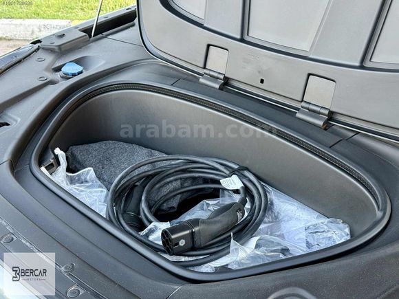 BERCAR'dan 2024 VOLVO EX40 252HP-HATASIZ-ISI POMPASI-HARMAN-360