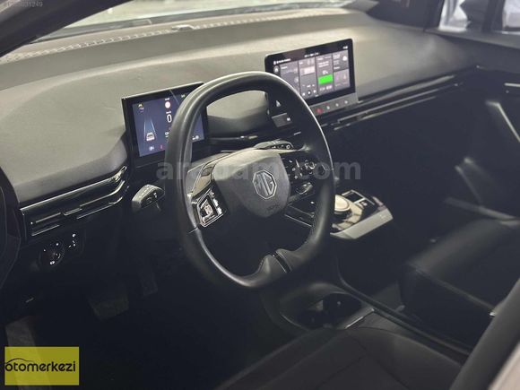 HANELER MOTORS MG4 LUXURY UZUN MENZİL DİRKSİYN KOLTUK ISITMA