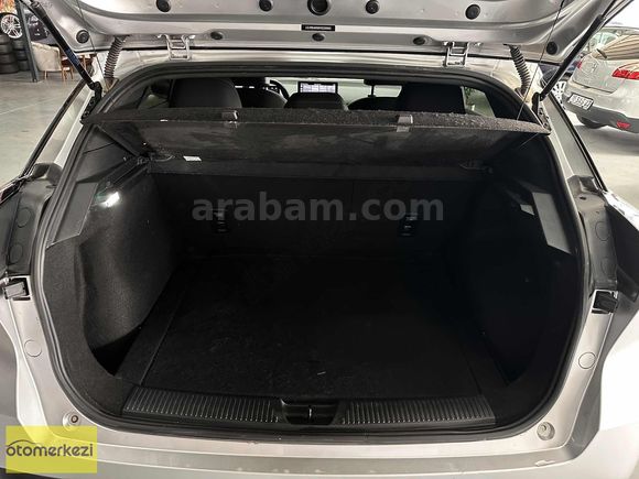 HANELER MOTORS MG4 LUXURY UZUN MENZİL DİRKSİYN KOLTUK ISITMA