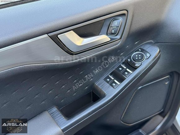 HATASIZ BOYASIZ 2020 FORD KUGA 1.5 ECOBLUE TİTANİUM CAM TAVAN