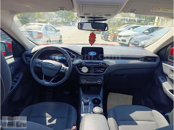 FORD KUGA 1.5 EcoBlue TİTANİUM CAM TAVAN 120 BEYGİR FUUL PAKET