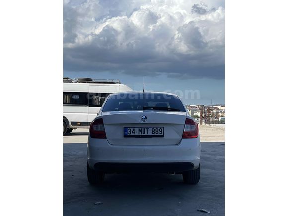 Acill! Sahibinden Skoda Rapid 1.6 CR TDI Elegance 2014 Model 