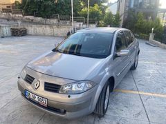 Doktordan tek değişen kapı harici boyasız bakımlı megane