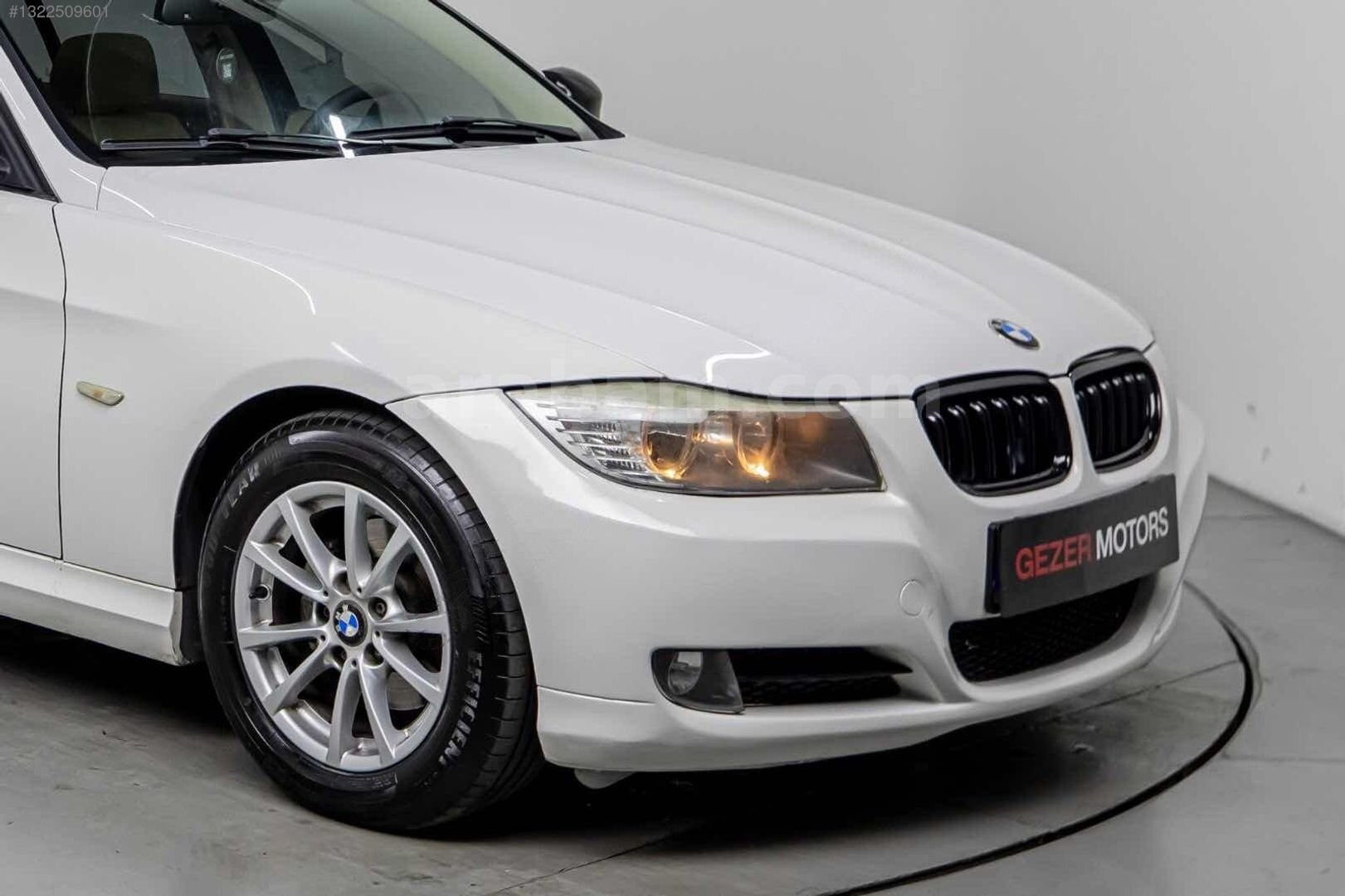Galeriden BMW 3 Serisi 316i Advantage 2011 Model İstanbul 201.000 km Beyaz 1