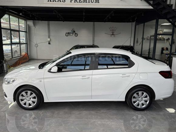 2019 MODEL//TEK PARÇA BOYALI// 1.2 ACTİVE PEUGEOT 301