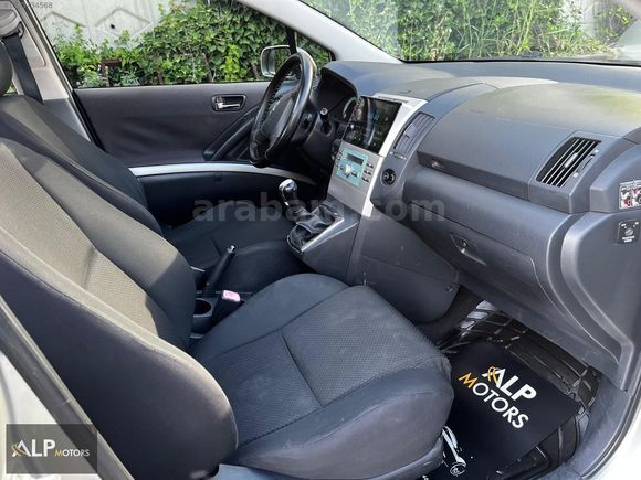 TOYOTA VERSO ..1.6 ELEGANT 7 KOLTUKLU