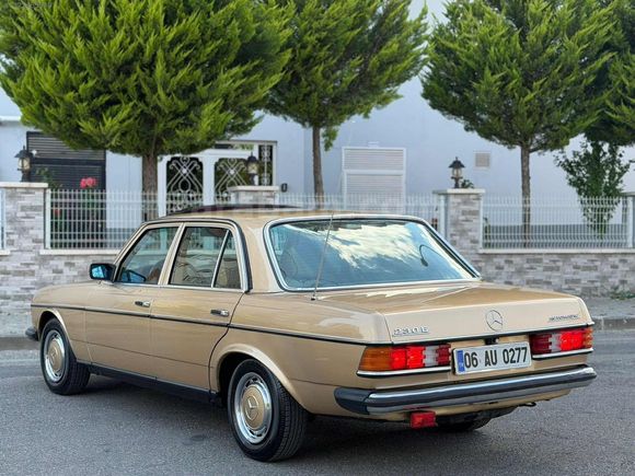 KOÇOĞLU AUTO'DAN SIFIR AYARINDA MERCEDES-BENZ 230 E