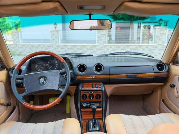 KOÇOĞLU AUTO'DAN SIFIR AYARINDA MERCEDES-BENZ 230 E
