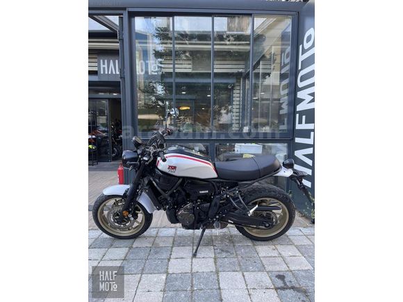 HALF MOTO 2019 YAMAHA XSR 700 XTRIBUTE