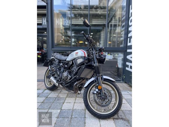 HALF MOTO 2019 YAMAHA XSR 700 XTRIBUTE