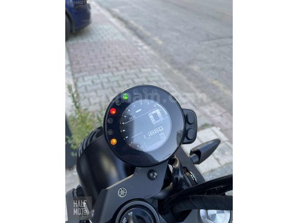 HALF MOTO 2019 YAMAHA XSR 700 XTRIBUTE