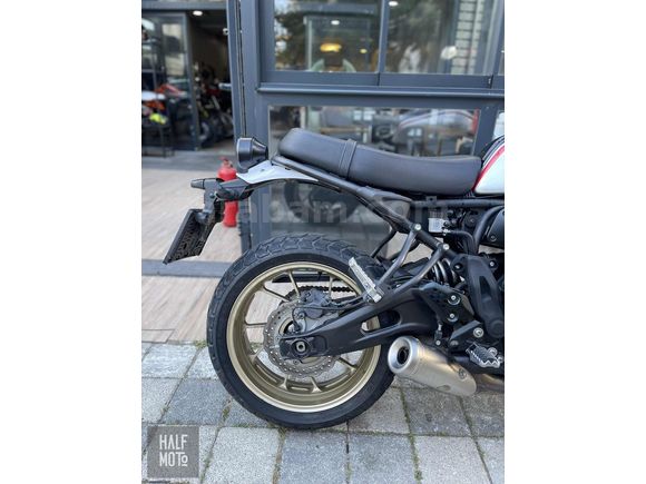 HALF MOTO 2019 YAMAHA XSR 700 XTRIBUTE
