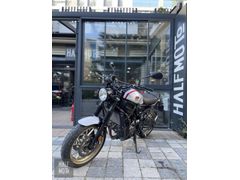 HALF MOTO 2019 YAMAHA XSR 700 XTRIBUTE