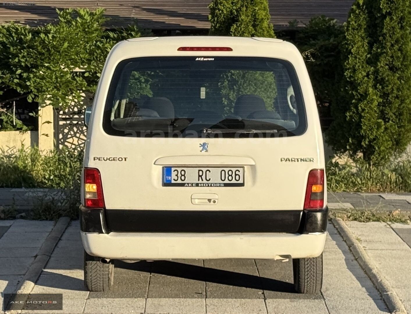 Galeriden Peugeot Partner 2.0 HDI 2005 Model Kayseri 236.000 km Beyaz 7