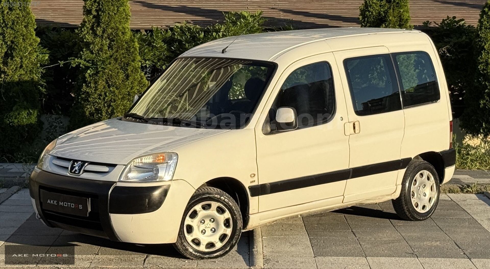 Galeriden Peugeot Partner 2.0 HDI 2005 Model Kayseri 236.000 km Beyaz 3