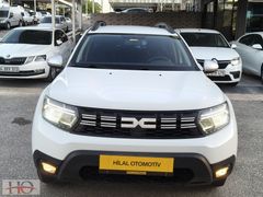 HİLAL OTO'DAN 2022 DACİA DUSTER 1.0 TCE ECO **KARTA 12 TAKSİT**