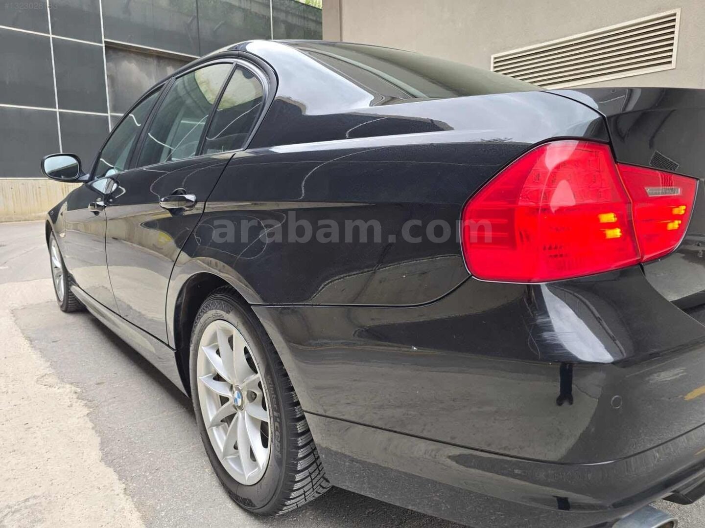 Galeriden BMW 3 Serisi 320d Comfort 2010 Model Ankara 122.000 km Siyah 6