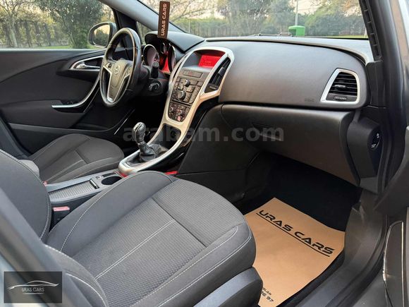 Opel Astra J Düşük Km