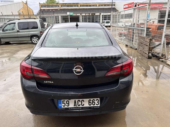 SUNROOFLU 2013 ASTRA 1.3CDTI SPORT TEK PARÇA BOYALI DEĞİŞENSİZ