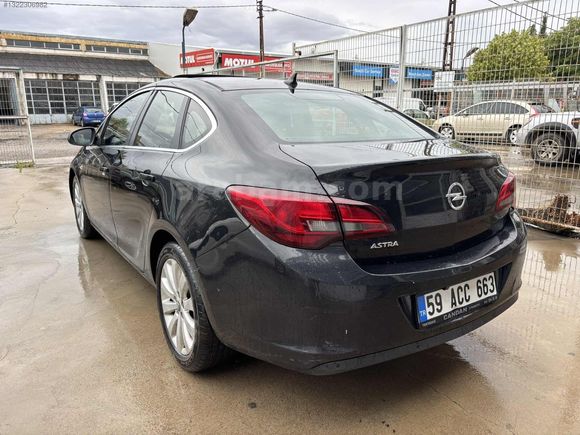 SUNROOFLU 2013 ASTRA 1.3CDTI SPORT TEK PARÇA BOYALI DEĞİŞENSİZ