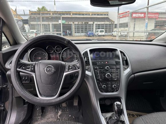 SUNROOFLU 2013 ASTRA 1.3CDTI SPORT TEK PARÇA BOYALI DEĞİŞENSİZ