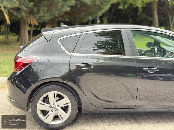 Astra J Değişensiz 125.000 Km 2 Parça Boyalı