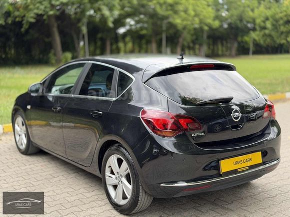 Astra J Değişensiz 125.000 Km 2 Parça Boyalı