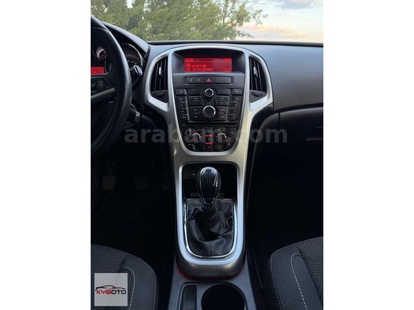 HATASIZ 2013 MODEL 112.000KM 1.3CDTI OPEL ASTRA SPORT