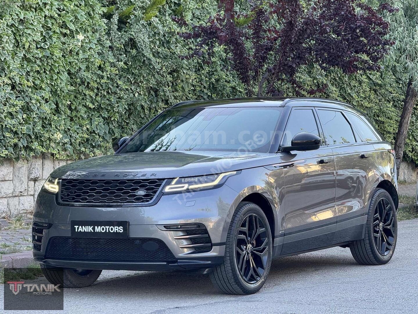 Galeriden Land Rover Range Velar 2.0 TD4 R-Dynamic SE 2017 Model Ankara 142.000 km Füme 1