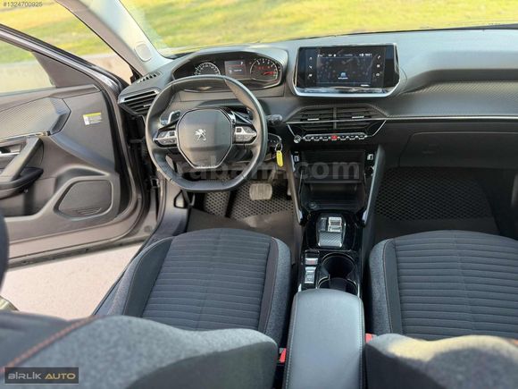 BİRLİK AUTO'DAN 2022 PEJO 2008 CAM TAVAN 32.KM BOYASIZ