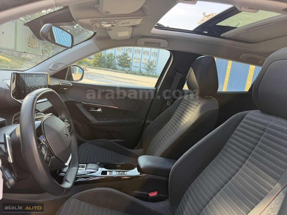 BİRLİK AUTO'DAN 2022 PEJO 2008 CAM TAVAN 32.KM BOYASIZ