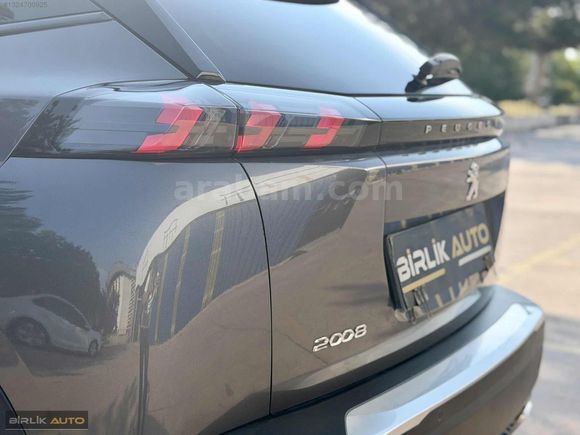 BİRLİK AUTO'DAN 2022 PEJO 2008 CAM TAVAN 32.KM BOYASIZ