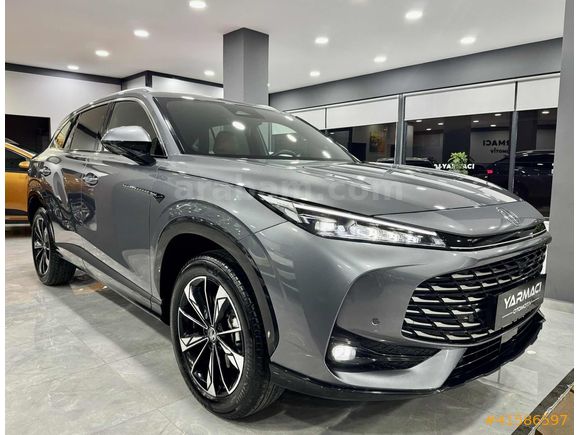 YARMACI OTOMOTİV'DEN 2025 ÇIKIŞLI MG HS LUXURY HATASIZ BOYASIZ